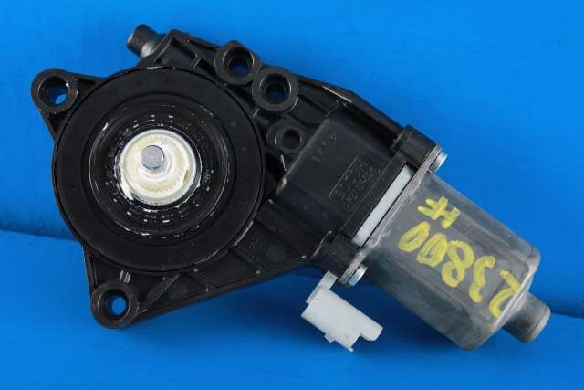 Ruteheis, kun motor, høyre foran til Hyundai i30 2007-2012 (Type I) (BOSCH|0 130 822 543|82460-2R000|)