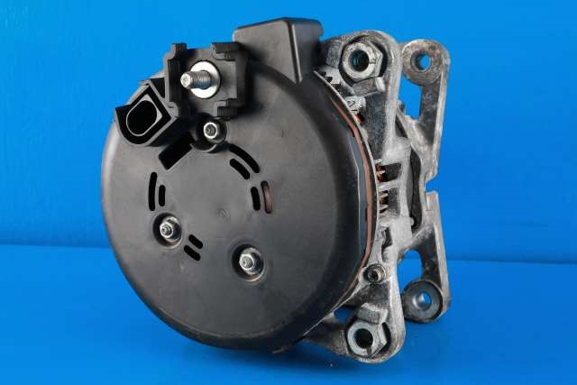Dynamo til Audi A4 2015-2019 (Type V, Fase 1) (B9) (B9) (DENSO|104211-8704|04E 903 024 N. 14 VOLT - 150 AMP|)