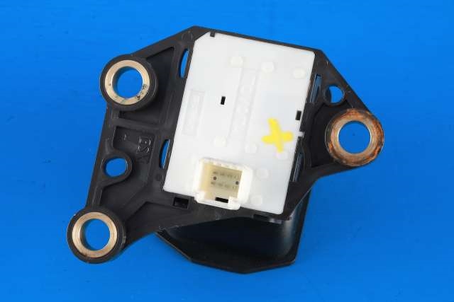 Bryter elektrisk håndbrekk/parkbrems til Toyota Avensis 2015-2019 (Type III, Fase 2)  (TOYOTA|84390-05030|)