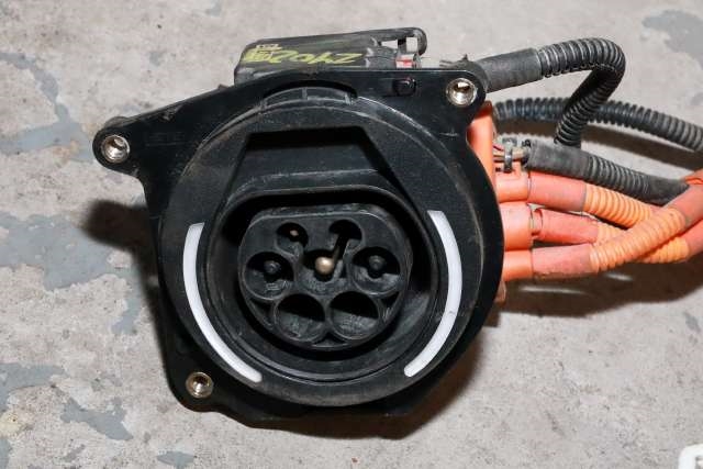 Batterilader inntak/luke til Peugeot 3008 2016-->> (Type II)  (PEUGEOT|98 353782 80|)