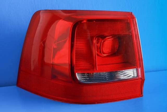 Baklykt venstre ytre til VW Sharan, 2010-->> (Type II)  (VAG|7N0 945 095 G)