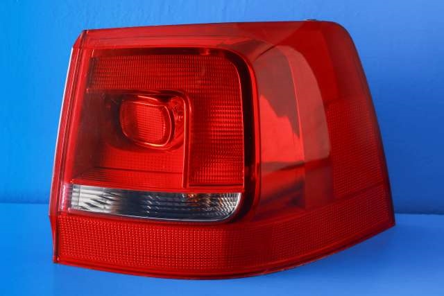 Baklykt høyre ytre til VW Sharan, 2010-->> (Type II)  (VAG|7N0 945 096 G)