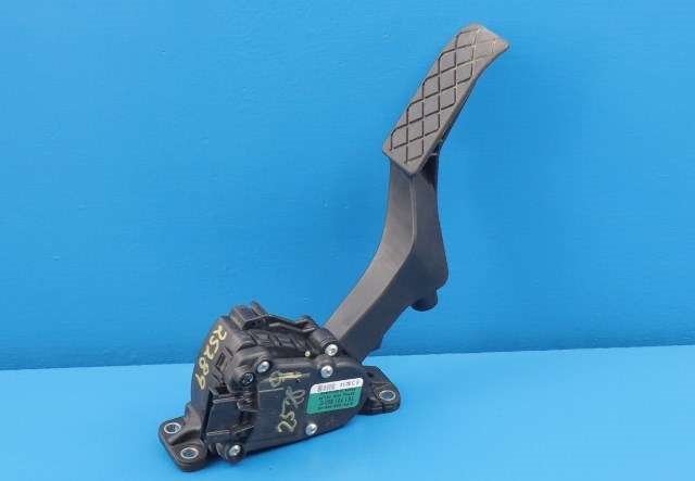 Pedal gass til VW Transporter / Caravelle, 2009-2015 (Fase 2) (T5) (T5) (HELLA|6PV 008 496-43)