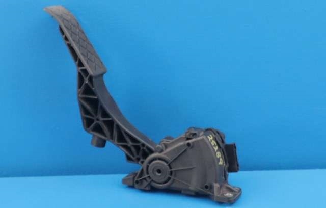 Pedal gass til VW Transporter / Caravelle 2009-2015 (Fase 2) (T5) (T5) (HELLA|6PV 008 496-43|7E1 721 503 C|)