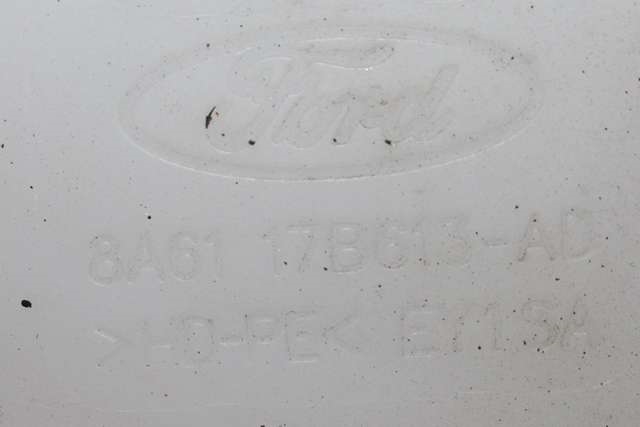 Spylertank foran til Ford Fiesta 2008-2012 (Type VI, Fase 1)  (FORD|8A61-17B613-AD|)