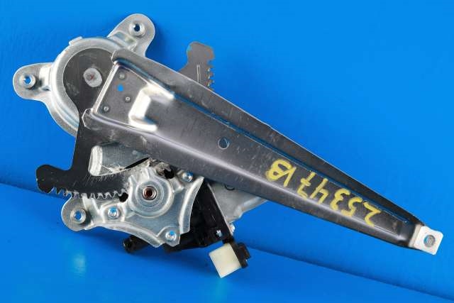 Ruteheis venstre bak til Mitsubishi L200 2006-2015 (Type IV)  (MITSUBISHI|MN182354|)