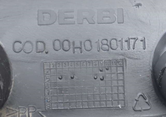MC, Deksel, Front til MC Gilera SC125 0-->> (DERBI|00H01801171|)