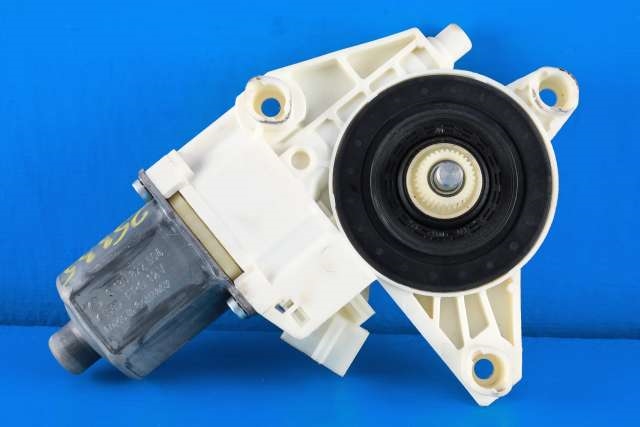 Ruteheis, kun motor, høyre bak til Mercedes C-Klasse 2011-2014 (Fase 2) (W204) (W204) (BOSCH|0 130 822 504|A 204 820 06 42|)