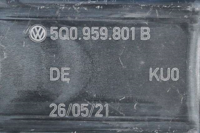 Ruteheis, kun motor, venstre foran til Škoda Kodiaq 2017-->>  (BOSCH|0 130 822 717|5Q0 959 801 B|)