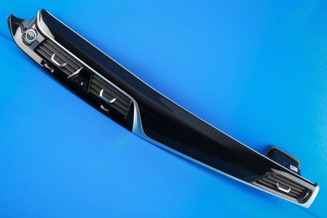 Dashbord friskluftdyse midtkonsoll til BMW 5-Serie, 2017-->> (G30/G31) (G30/G31) (BMW|9 329 579)