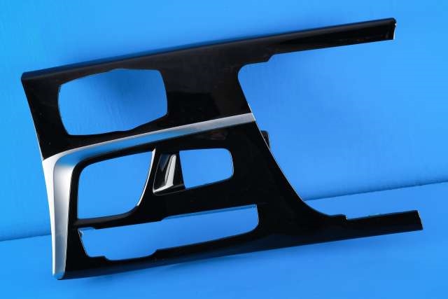Dashbord diverse til BMW 5-Serie, 2017-->> (G30/G31) (G30/G31) (BMW|8 071 619)