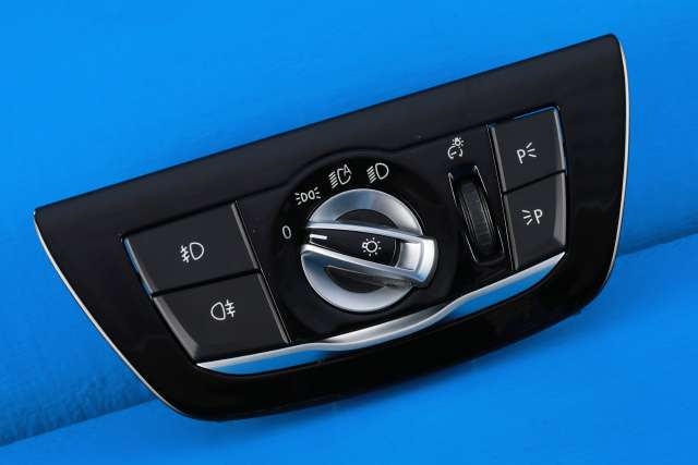 Bryter lys til BMW 5-Serie, 2017-->> (G30/G31) (G30/G31) (BMW|9 472 970)