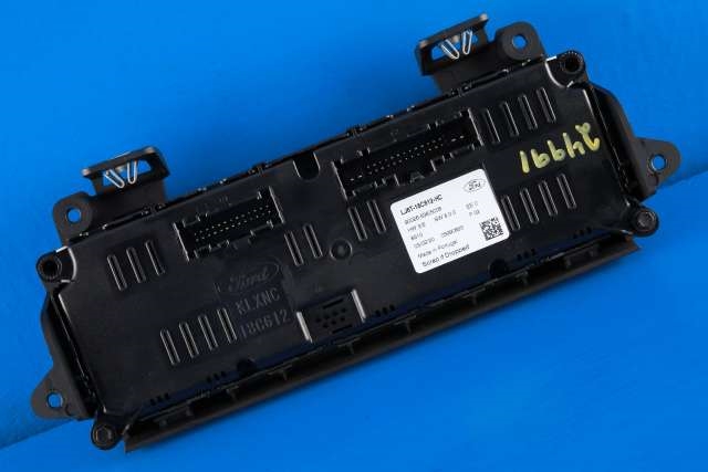 Varmeapparat betjening til Ford Kuga 2019-->> (Type III) (FORD|LJ6T-18C612-HC|)