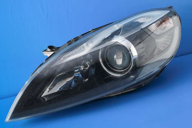 Frontlykt venstre xenon til Volvo V40, 2012-2019  (VOLVO|31420007)