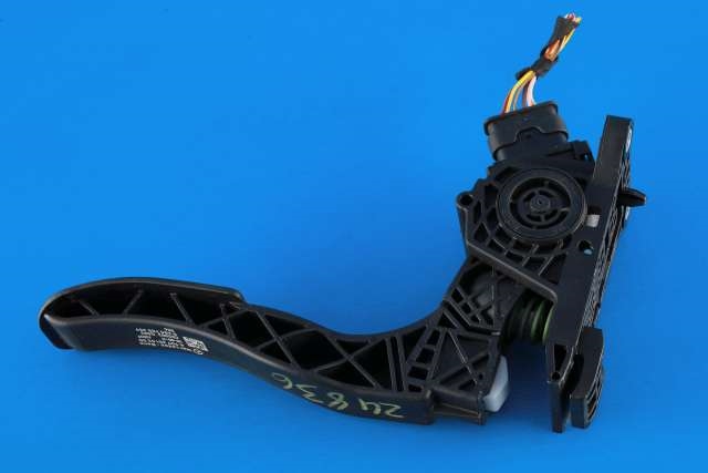 Pedal gass til Mercedes Sprinter 2013-2018 (Fase 2) (906) (906) (BOSCH|0 280 755 359|A 907 301 02 00|)