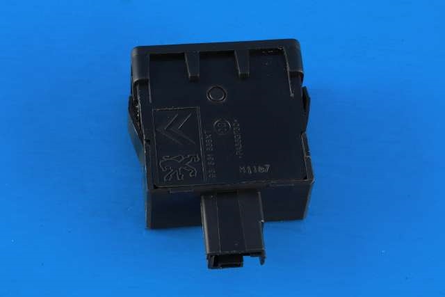 Bryter diverse til Citroën DS3 2010-2019  (CITROEN|96 661868 XT|)