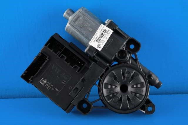 Ruteheis, kun motor, høyre foran til VW Passat, 2011-2015 (B7) (B7) (VAG|3AA 959 702 A)