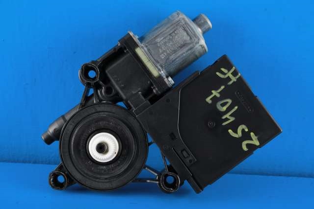 Ruteheis, kun motor, høyre foran til VW Passat 2011-2015 (B7) (B7) (VAG|3AA 959 702 A|3C0 959 792 C|)