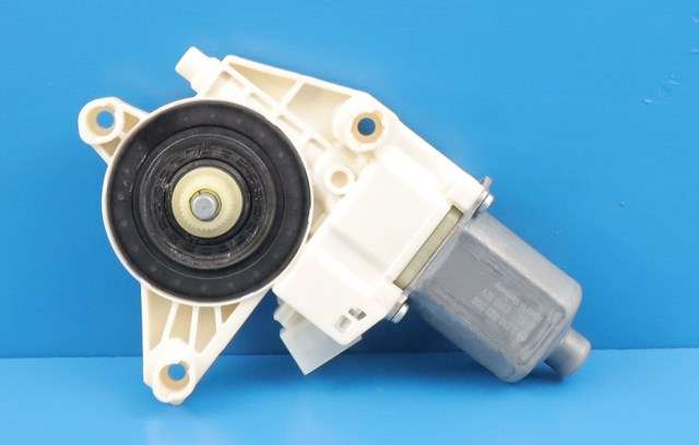 Ruteheis, kun motor, høyre foran til Mercedes Vito, 2014-->> (W447) (W447) (MERCEDES|A 447 906 36 00)