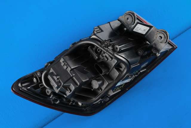 Baklykt høyre ytre til Audi A4 2015-2019 (Type V, Fase 1) (B9) (B9) (VAG|8W9 945 070|)