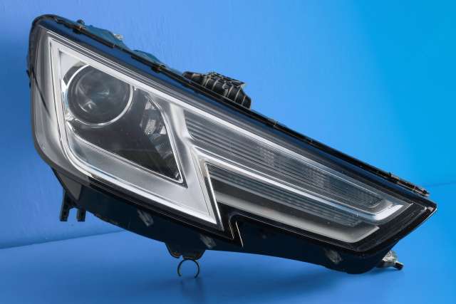 Frontlykt høyre xenon til Audi A4, 2015-2019 (Type V, Fase 1) (B9) (B9) (VAG|8W0 941 006)