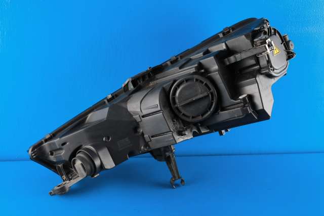 Frontlykt høyre xenon til Audi A4 2015-2019 (Type V, Fase 1) (B9) (B9) (VAG|8W0 941 006|)