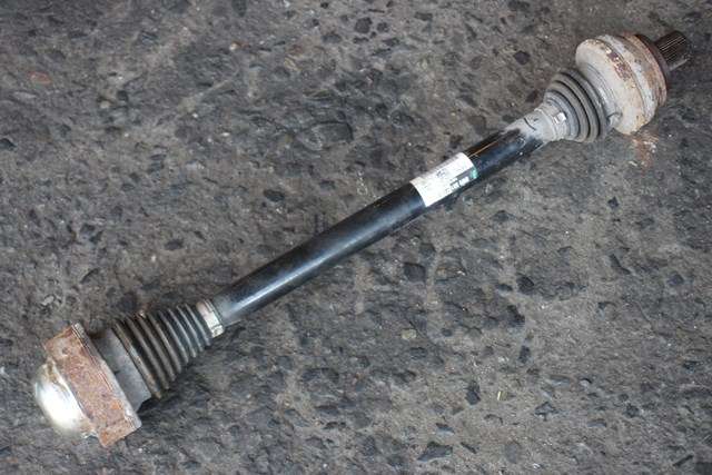 Drivaksel venstre bak, diesel/automat til Audi A4, 2015-2019 (Type V, Fase 1) (B9) (B9) (VAG|8W0 501 203 D)