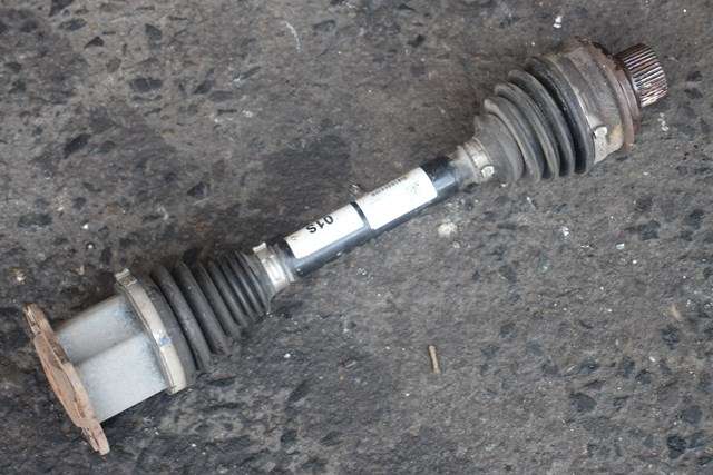 Drivaksel høyre foran, diesel/automat til Audi A4 2015-2019 (Type V, Fase 1) (B9) (B9) (VAG|8W0 407 271|)