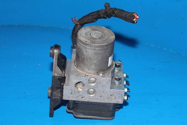 ABS sentral til Audi A4 2015-2019 (Type V, Fase 1) (B9) (B9) (VAG|8W0 614 517 G|8W0 907 379 D|)