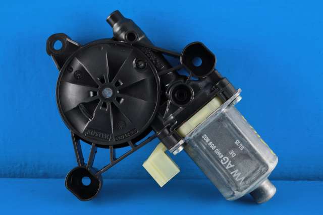 Ruteheis, kun motor, høyre foran til Audi A4, 2015-2019 (Type V, Fase 1) (B9) (B9) (BOSCH|0 130 822 704)