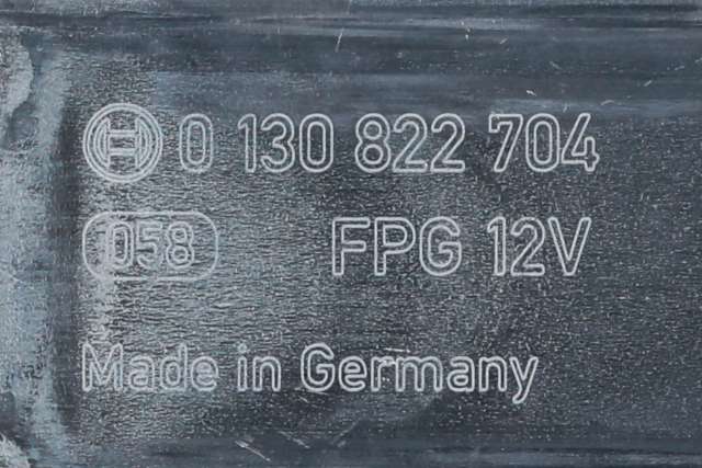 Ruteheis, kun motor, høyre foran til Audi A4 2015-2019 (Type V, Fase 1) (B9) (B9) (BOSCH|0 130 822 704|8W0 959 802|)