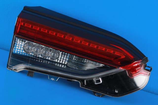 Baklykt venstre indre til Toyota RAV4 2019-->> (Type V) (TOYOTA|81590-42062|)