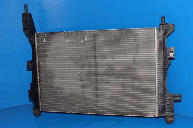 Radiator (manuell gir) til Ford Focus, 2011-2014 (Type III, Fase 1)  (FORD|CV61-8005-VB)
