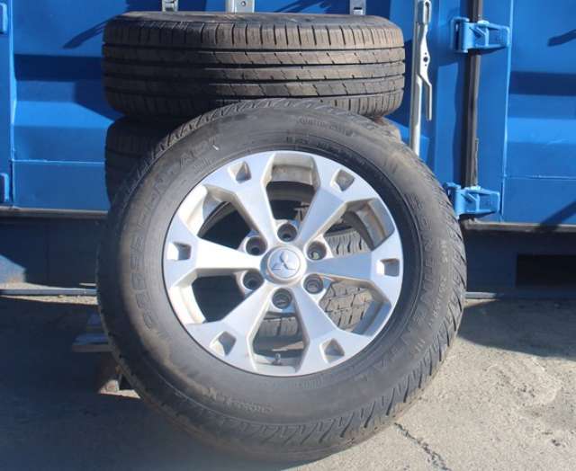 Hjulsett aluminium sommer til Mitsubishi L200, 2006-2015 (Type IV)  (SOMMERDEKK|245 X 65 R 17")