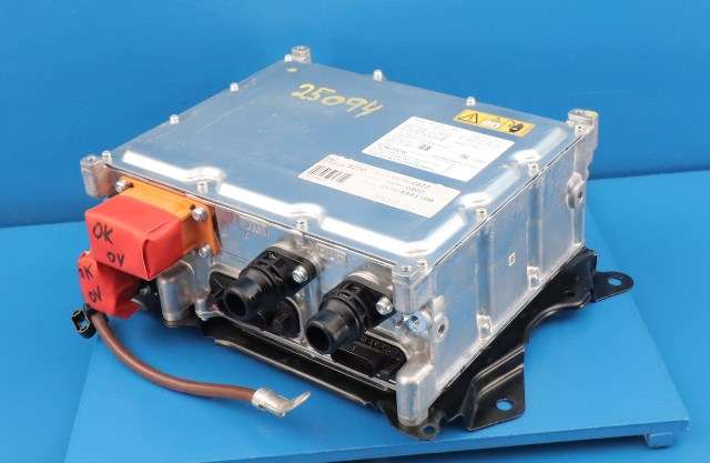 Batterilader (OBC - On Board Charger) til Mercedes E-Klasse 2016-2023 (W213) (W213) (MERCEDES|A 000 900 64 20|)
