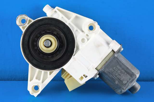 Ruteheis, kun motor, venstre foran til Mercedes C-Klasse 2007-2011 (Fase 1) (W204) (W204) (BOSCH|0 130 822 441|A 204 820 01 42|)