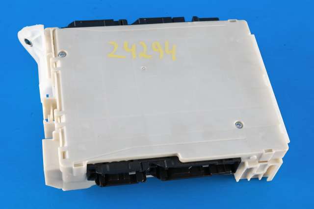 Sikringsboks til Toyota Prius 2016-2023 (Type IV) (combi) (combi) (TOYOTA|82730-47560-A|)