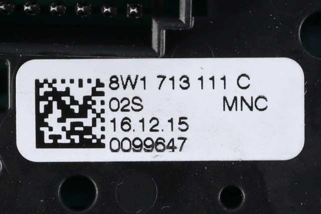 Dashbord diverse til Audi A4 2015-2019 (Type V, Fase 1) (B9) (B9) (VAG|8W1 713 111 C|)