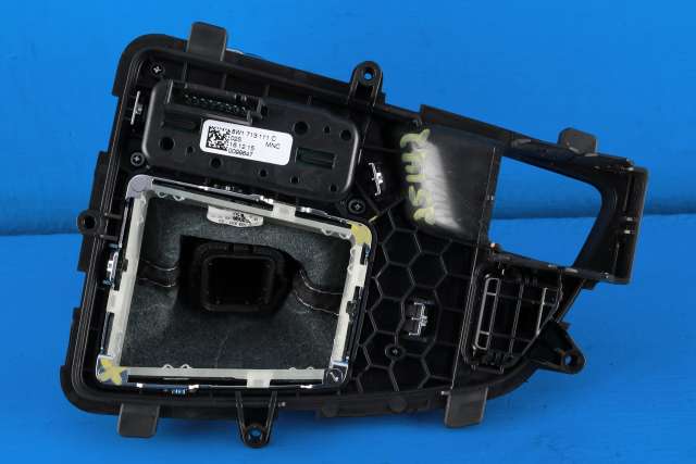 Dashbord diverse til Audi A4 2015-2019 (Type V, Fase 1) (B9) (B9) (VAG|8W1 713 111 C|)