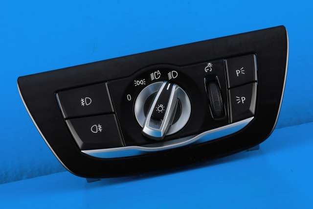 Bryter lys til BMW 5-Serie 2017-->> (G30/G31) (G30/G31) (BMW|6 841 883|)
