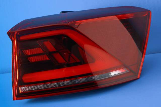 Baklykt høyre ytre til VW T-Roc, 2017-->> (VAG|2GA 945 208 B)
