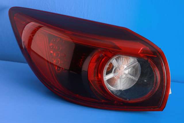Baklykt venstre ytre til Mazda 3, 2013-2016 (Type III, Fase 1)  