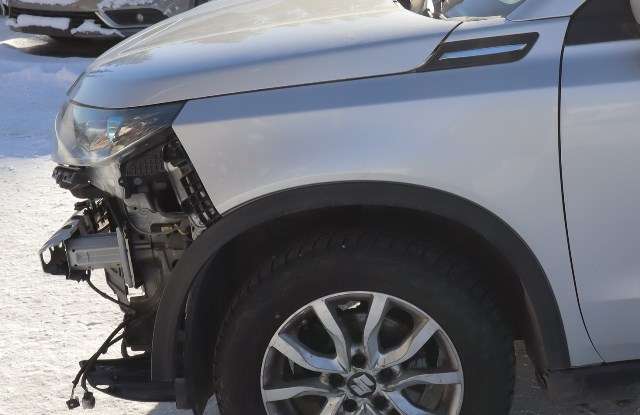 Skjerm venstre foran til Suzuki Vitara, 2015-->> (Type IV)