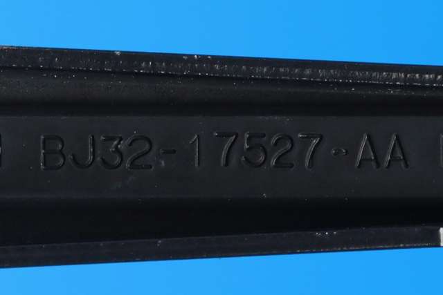 Viskerarm frontrute venstre til Land Rover Range Rover, Evoque 2011-2019 (Type I) (LAND ROVER|BJ32-17527-AA|)