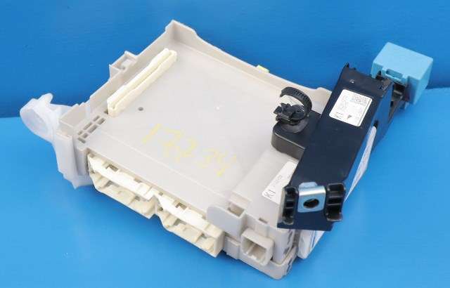 Sikringsboks til Toyota Auris 2010-2012 (Type I, Fase 2) (TOYOTA|82730-12T70|)