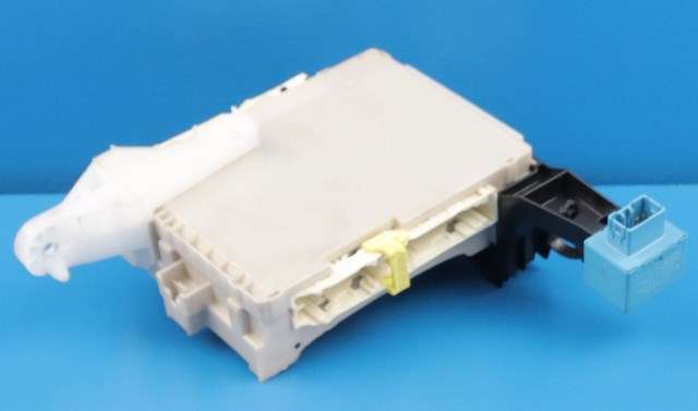 Sikringsboks til Toyota Auris 2010-2012 (Type I, Fase 2) (TOYOTA|82730-12T70|)