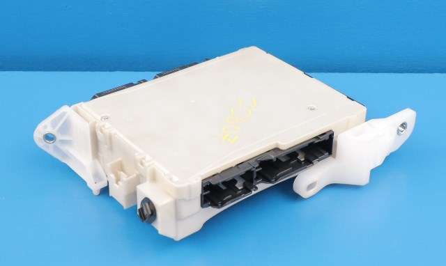 Sikringsboks til Toyota Prius 2016-2023 (Type IV) (combi) (combi) (TOYOTA|82730-47530-C|)