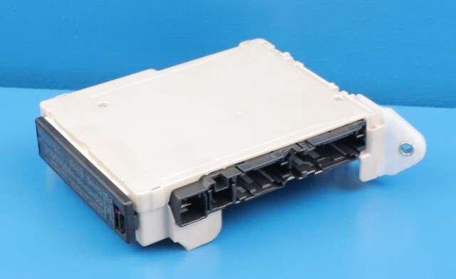 Sikringsboks til Toyota Prius 2016-2023 (Type IV) (combi) (combi) (TOYOTA|82730-47560|)