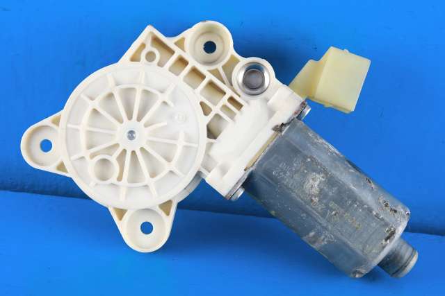 Ruteheis, kun motor, høyre foran til Mercedes CLS, 2004-2010 (C219) (C219) (BOSCH|0 130 821 432)