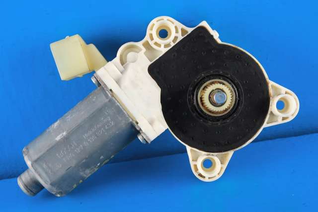 Ruteheis, kun motor, høyre foran til Mercedes CLS 2004-2010 (C219) (C219) (BOSCH|0 130 821 432|A 219 820 06 42|)